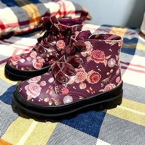 My baby used it only once and they are like new #6